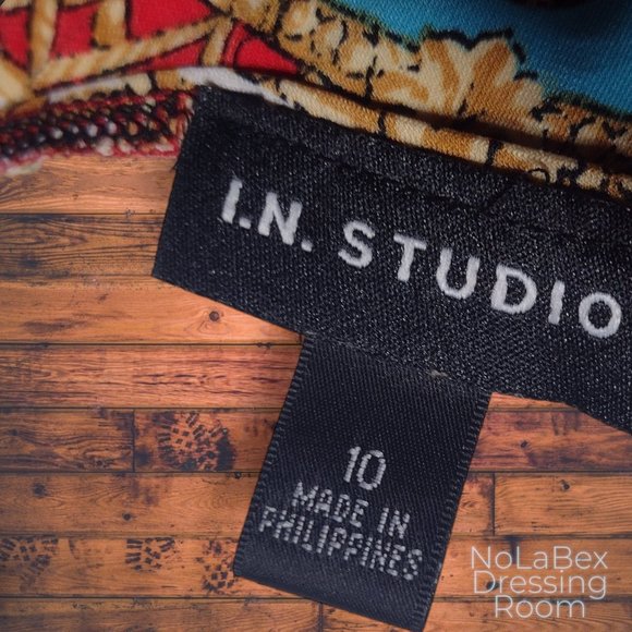 Surplice Shift Dress w/Red Blue and Gold Print - Picture 5 of 5